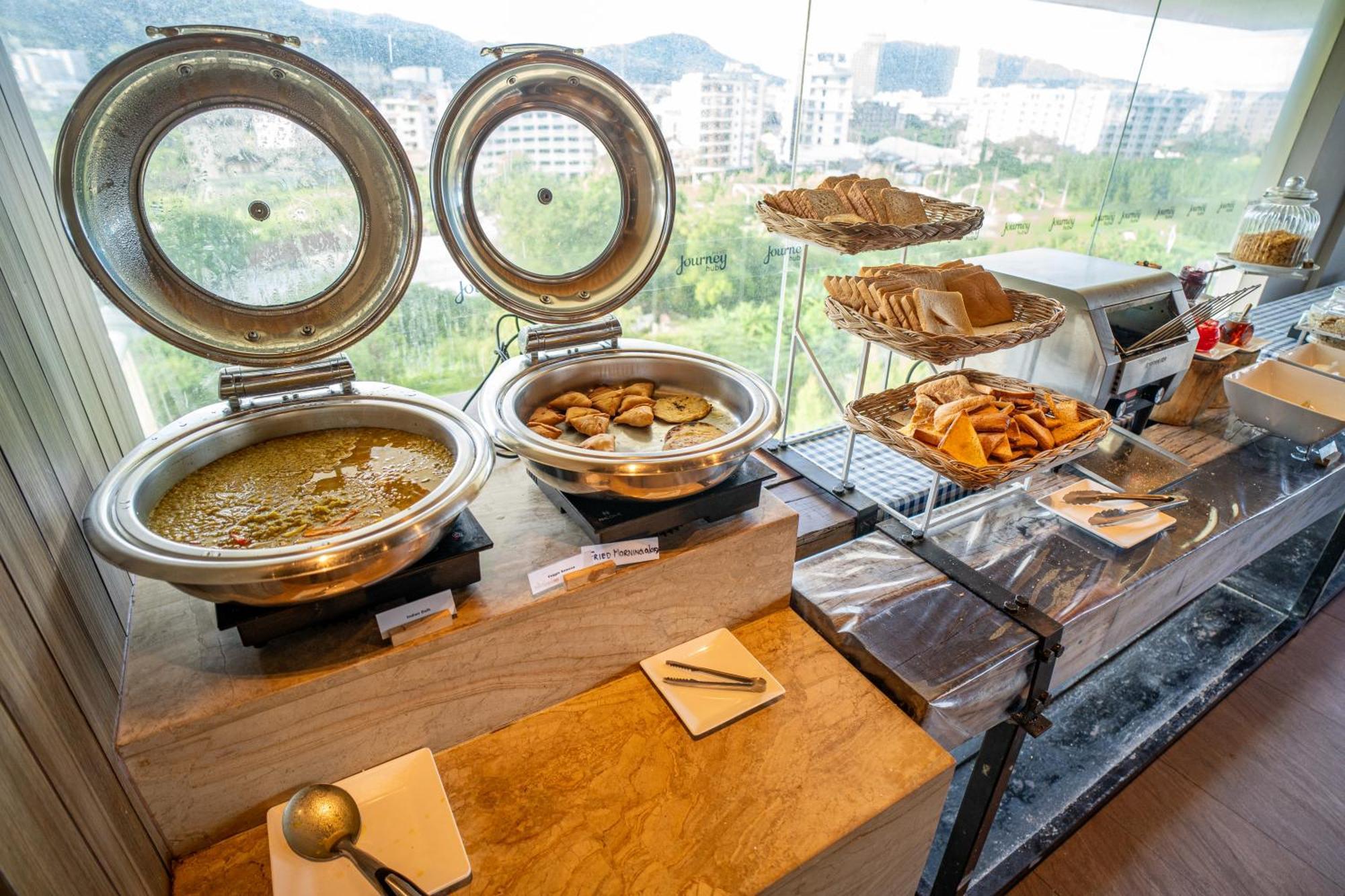 Hotel Journeyhub Phuket Patong Zewnętrze zdjęcie