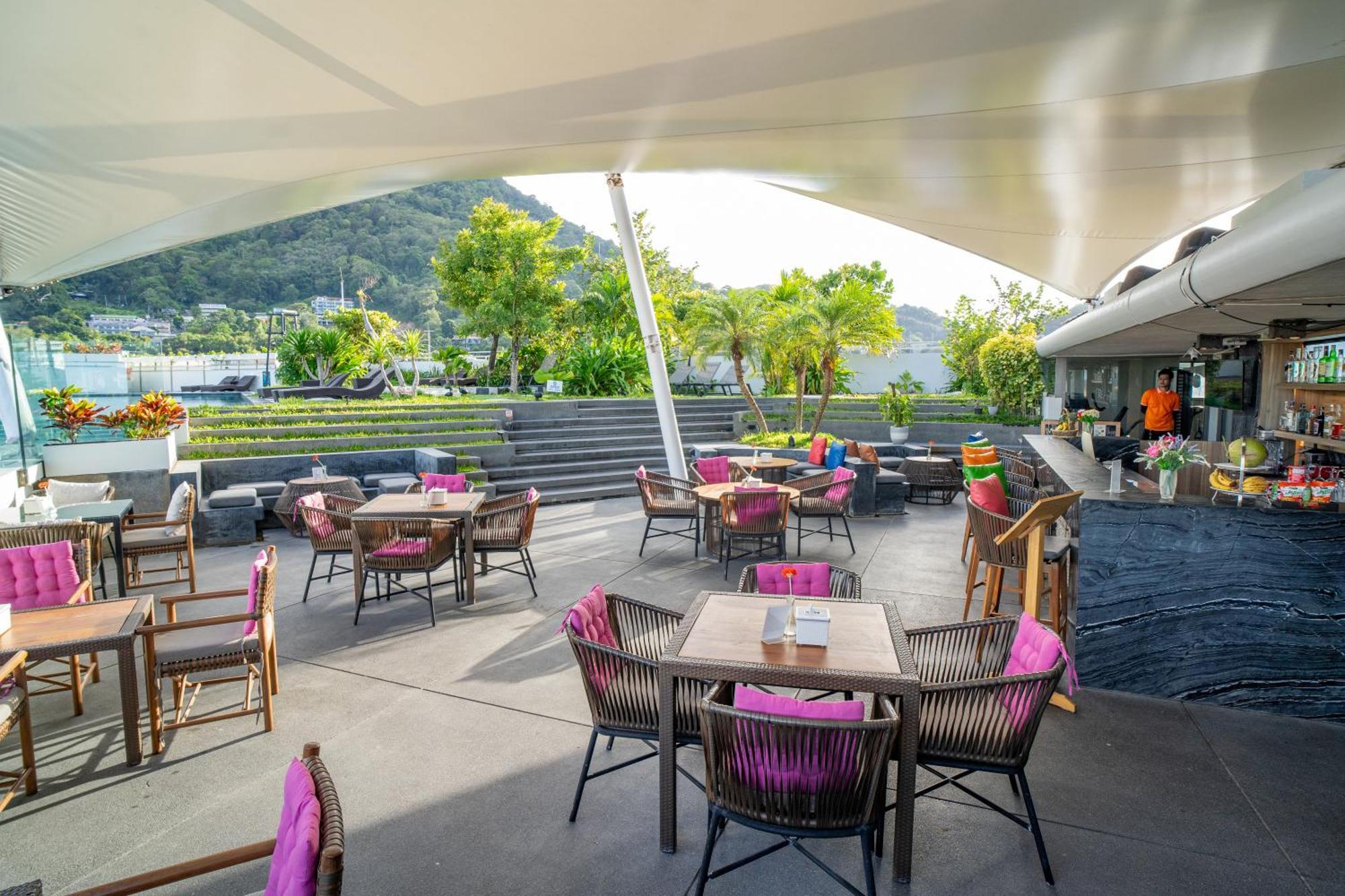 Hotel Journeyhub Phuket Patong Zewnętrze zdjęcie