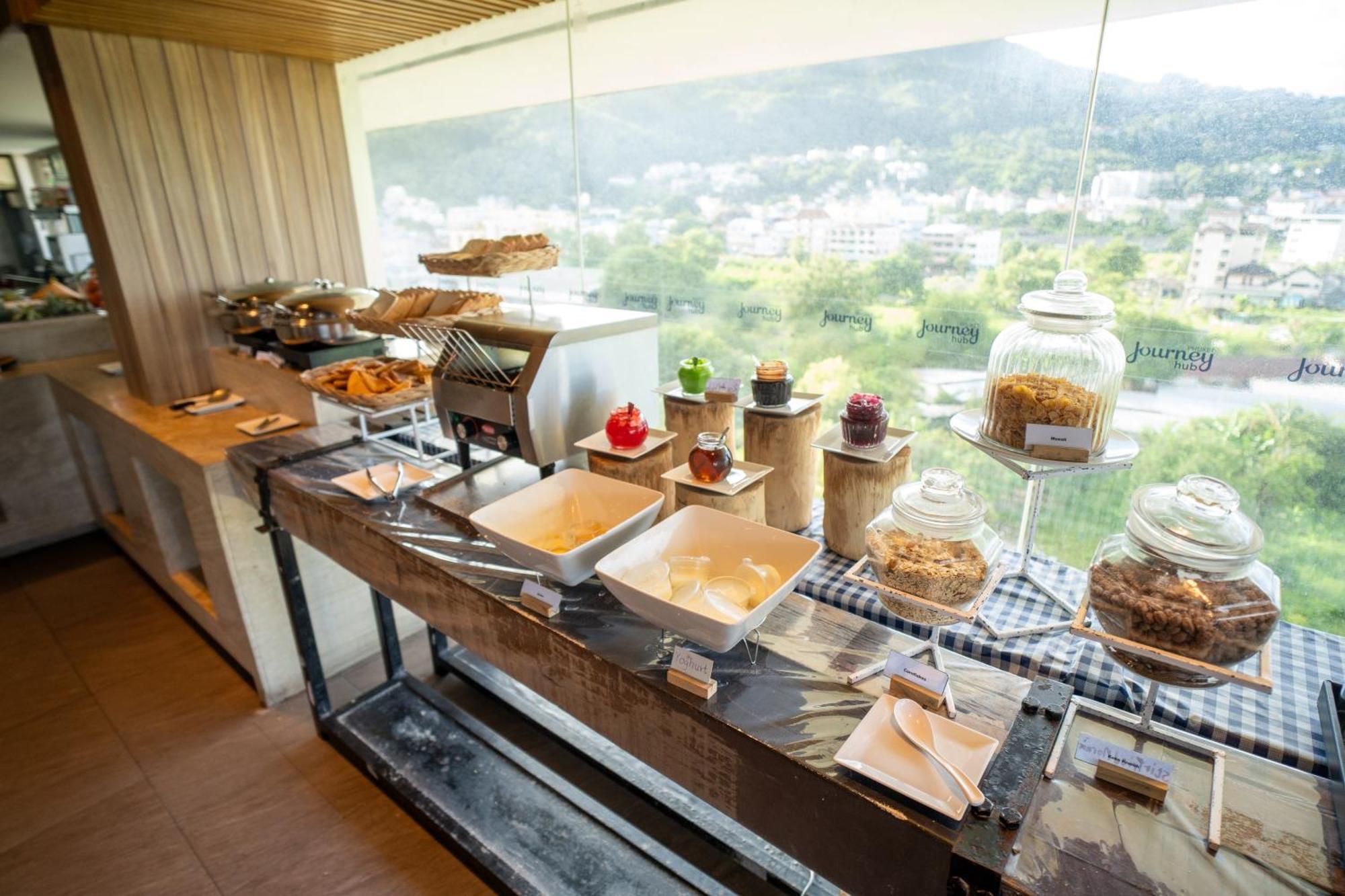 Hotel Journeyhub Phuket Patong Zewnętrze zdjęcie