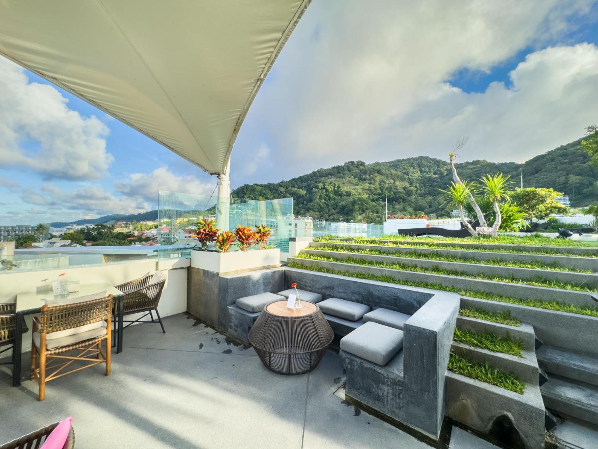 Hotel Journeyhub Phuket Patong Zewnętrze zdjęcie